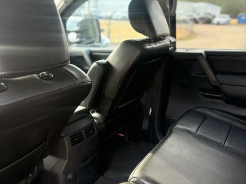 Used 2011 Nissan Titan SL w/ SL Technology Pkg image 10