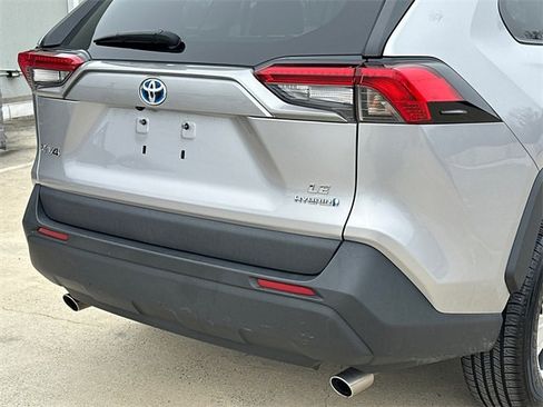 Certified 2021 Toyota RAV4 LE image 5