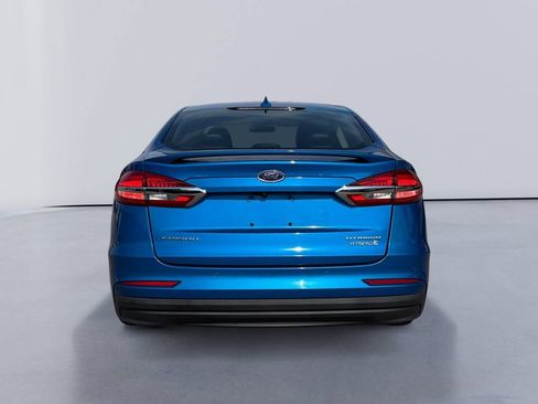 Used 2019 Ford Fusion Titanium FWD image 4