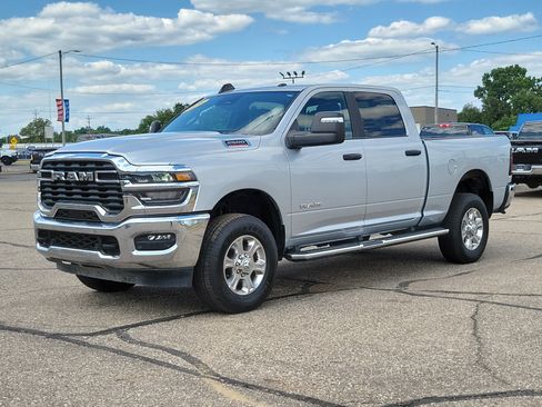 Used 2026 RAM 2500 Big Horn AWD/4WD image 2