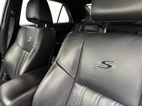 Used 2014 Chrysler 300 S w/ Luxury Group image 30