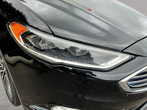 Used 2017 Ford Fusion SE w/ Fusion SE Technology Package FWD image 32