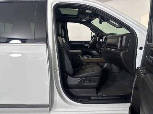 Used 2025 Chevrolet Silverado 2500 High Country w/ High Country Premium Package AWD/4WD image 27