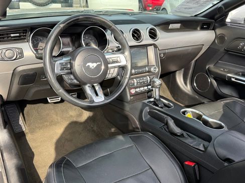 Used 2018 Ford Mustang Premium image 14