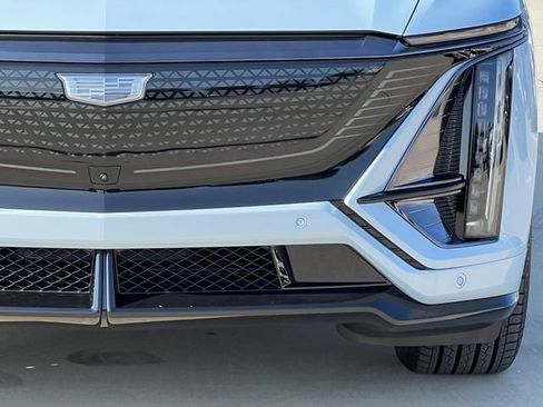 New 2026 Cadillac Lyriq V image 8