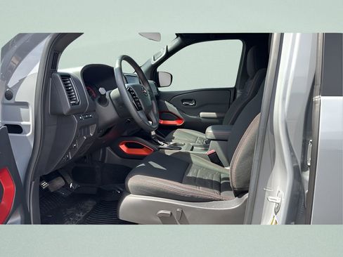 Used 2023 Nissan Frontier PRO-4X w/ Technology Package AWD/4WD image 18
