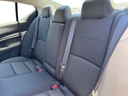 Used 2022 Nissan Altima 2.5 SV FWD image 13