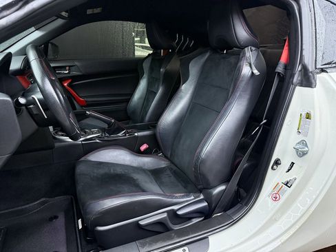 Used 2013 Subaru BRZ Limited w/ Popular Pkg 1A image 16