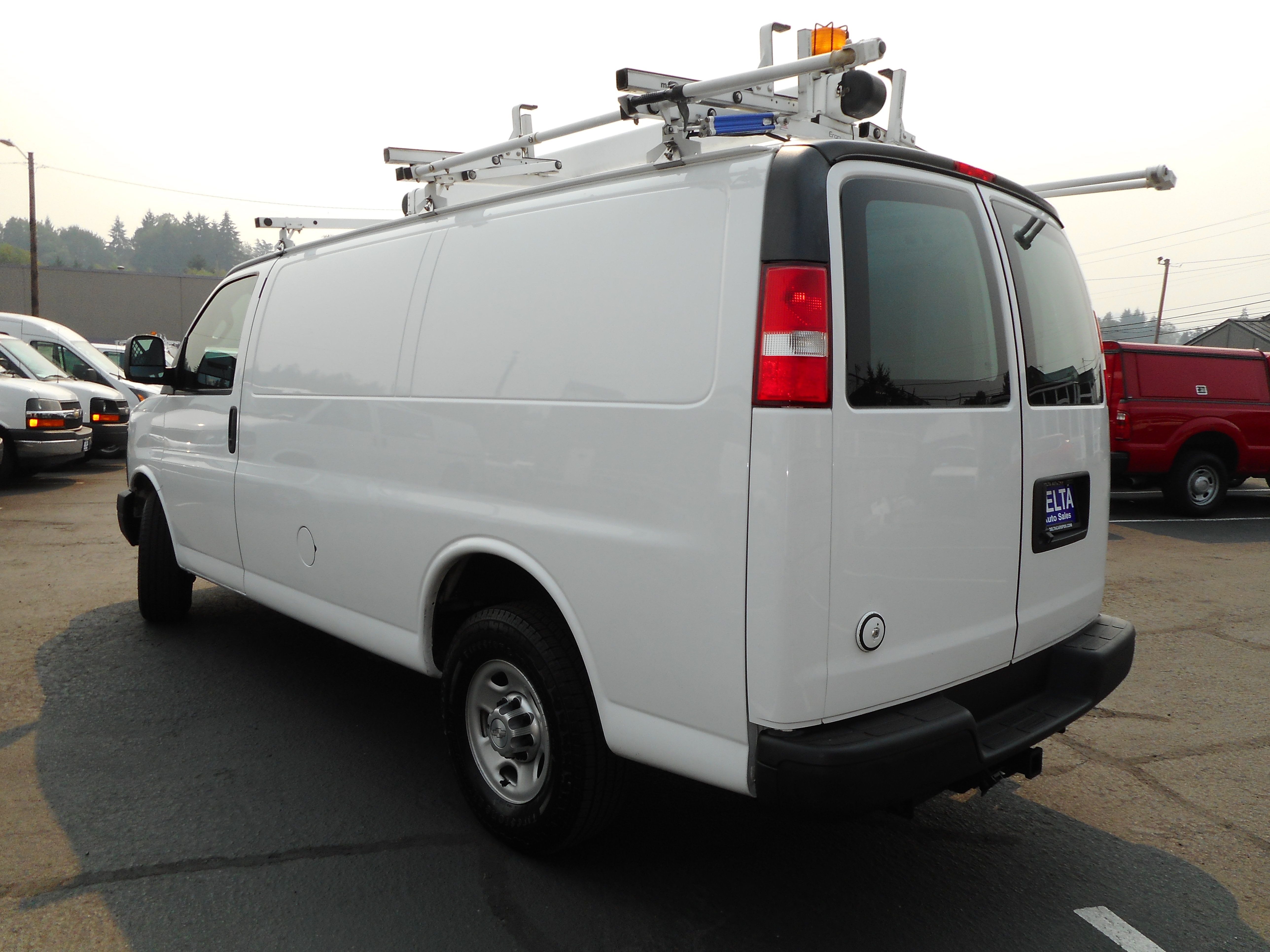 Used 2016 Chevrolet Express 2500 w/ Cold Climate Package RWD image 7