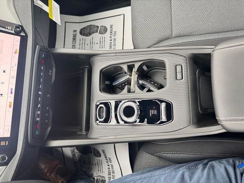 Used 2026 Jeep Cherokee Limited image 27