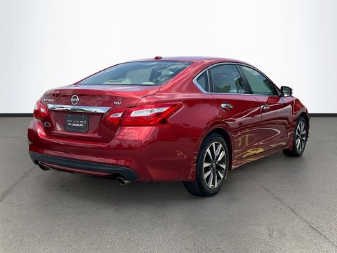 Used 2016 Nissan Altima 2.5 SV w/ Convenience Package FWD image 7
