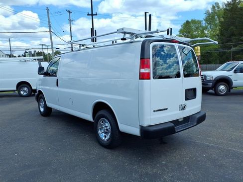 Used 2019 Chevrolet Express 2500 w/ Driver Convenience Package RWD image 3