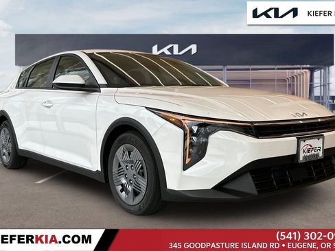 New 2026 Kia K4 LX image 1