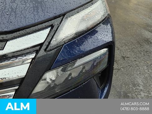 Used 2025 Nissan Rogue SV FWD image 18