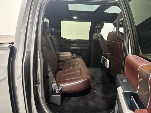 Used 2015 Ford F150 Platinum w/ Equipment Group 701A Luxury image 23