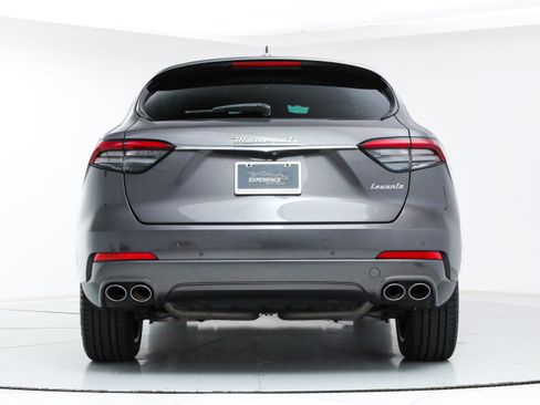 Certified 2023 Maserati Levante GT AWD/4WD image 4
