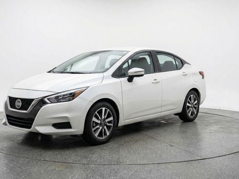Used 2025 Nissan Versa SV FWD image 3