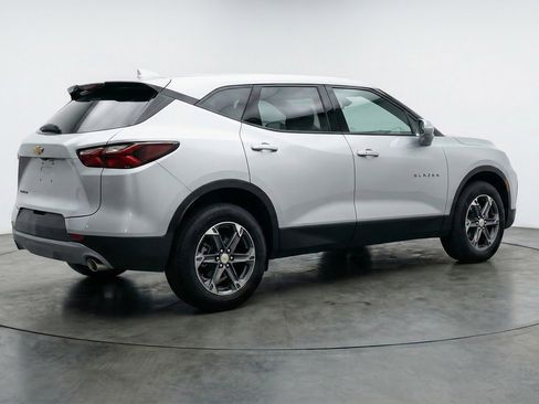 Used 2025 Chevrolet Blazer LT image 9