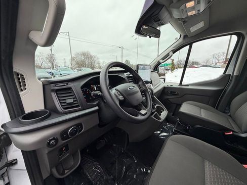 Used 2023 Ford Transit 350 XLT image 4