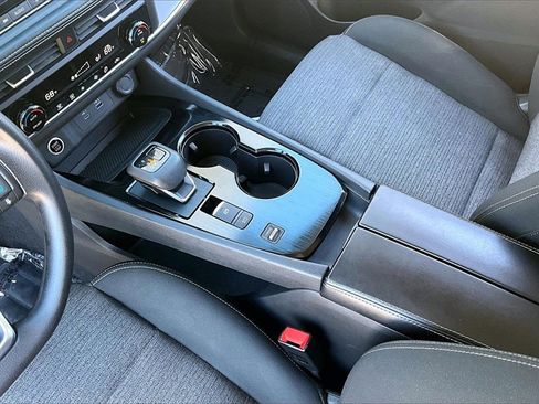 Used 2023 Nissan Rogue SV image 15