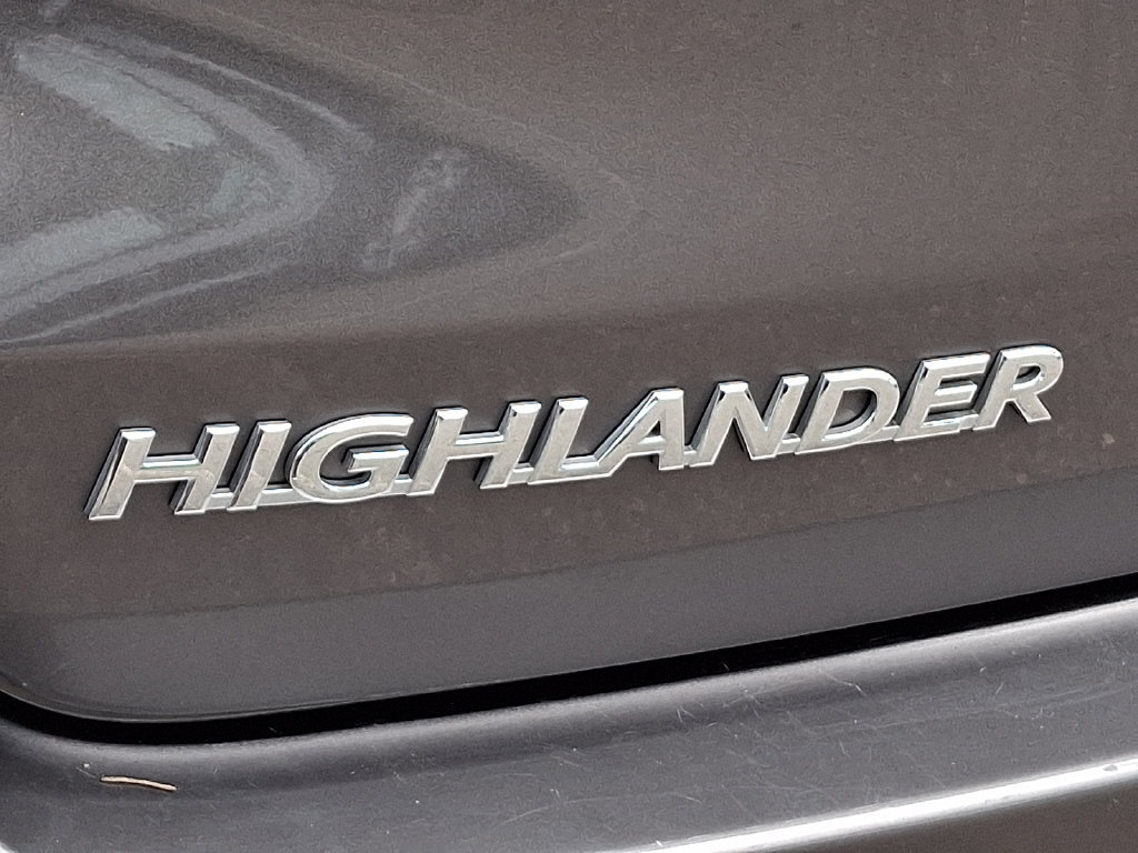 Used 2015 Toyota Highlander XLE FWD image 32