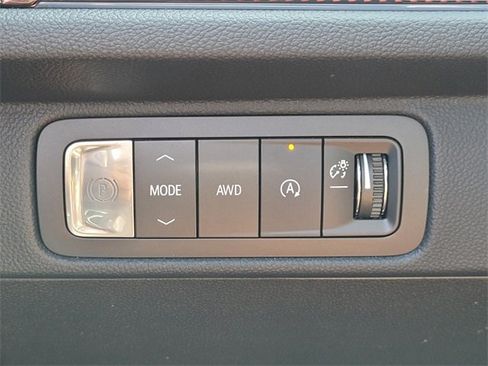 Used 2024 Chevrolet Traverse RS w/ LPO, Floor Liner Package image 32