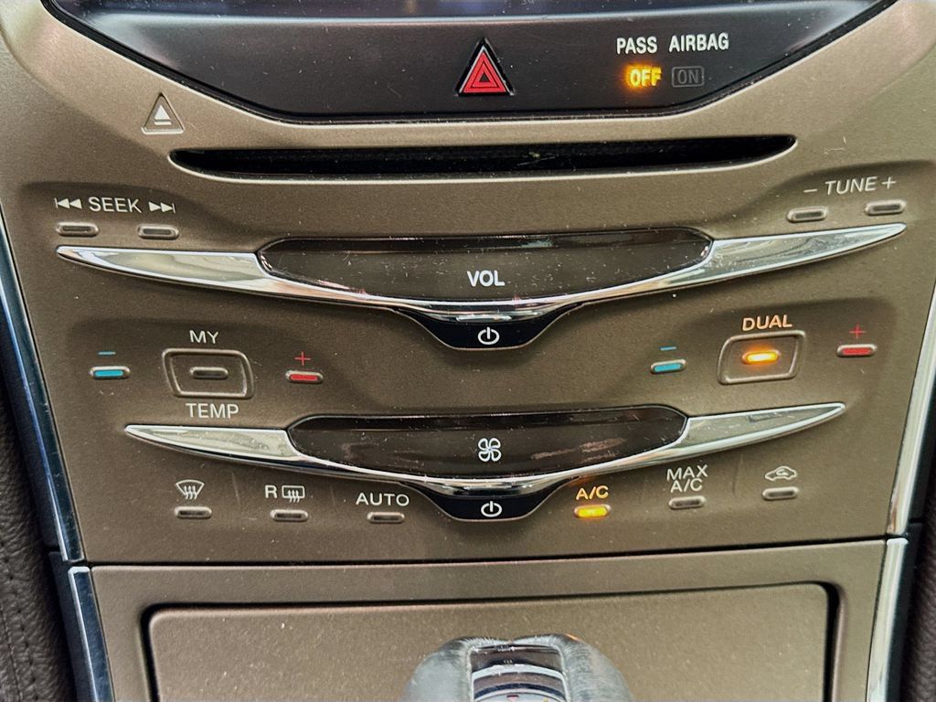Used 2015 Lincoln MKX FWD w/ Equipment Group 102A image 18