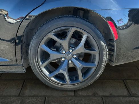 Used 2022 Chrysler 300 Touring w/ Sport Appearance Package image 17