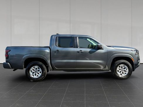 Used 2024 Nissan Frontier SV AWD/4WD image 6