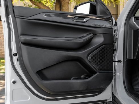 Used 2023 Jeep Grand Cherokee L Laredo image 52