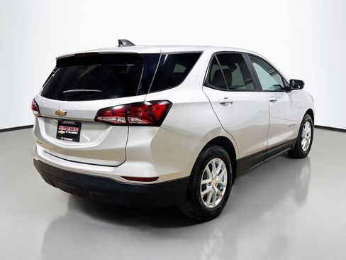 Used 2022 Chevrolet Equinox LS w/ LS Convenience Package FWD image 7