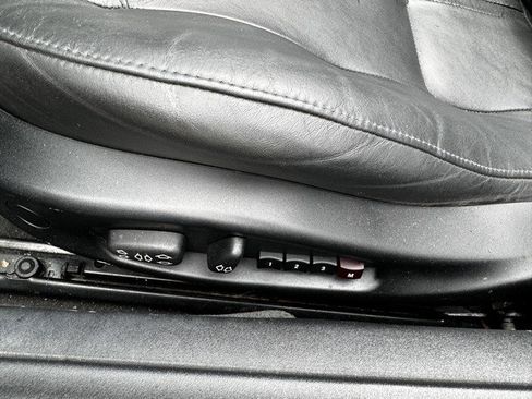 Used 2004 BMW Z4 3.0i RWD image 11