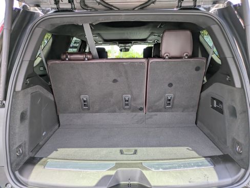 Used 2023 Cadillac Escalade Premium Luxury Platinum w/ LPO, Radiant Package AWD/4WD image 11