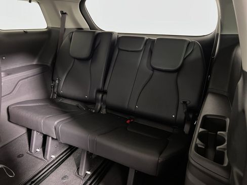 Used 2025 Kia Carnival SX image 23