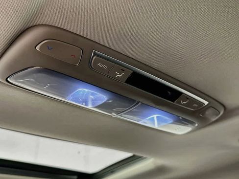 Used 2024 Kia Telluride EX w/ EX Captain's Chair Package FWD image 12