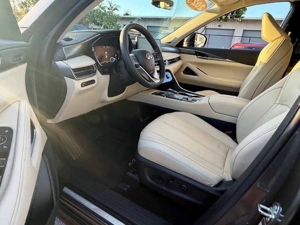 Used 2023 INFINITI QX60 Luxe w/ Performance Audio Package FWD image 10