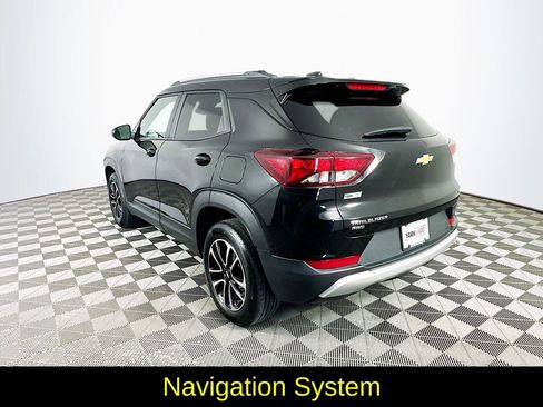 Used 2025 Chevrolet TrailBlazer LT AWD/4WD image 7
