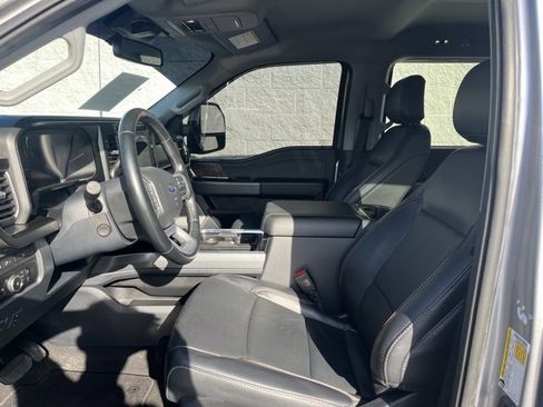 Used 2024 Ford F250 Lariat w/ Chrome Package image 4