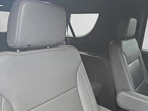 Used 2022 Chevrolet Suburban Z71 w/ Luxury Package image 20