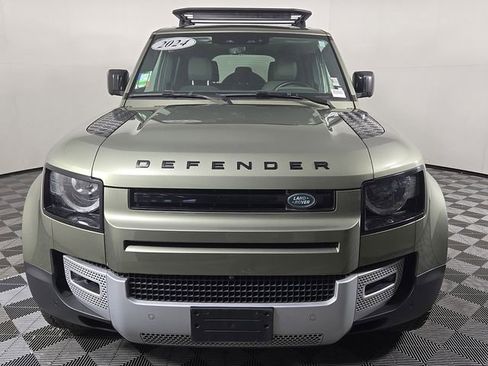Used 2024 Land Rover Defender 110 S image 3