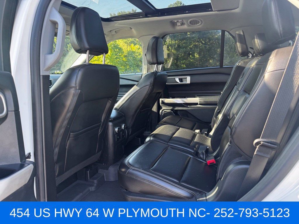 Used 2022 Ford Explorer XLT w/ Equipment Group 202A AWD/4WD image 11