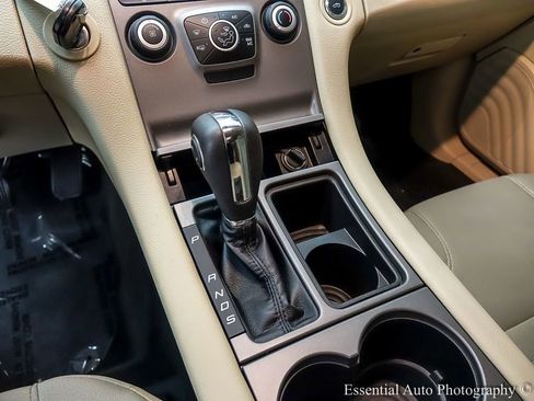 Used 2018 Ford Taurus SE image 18