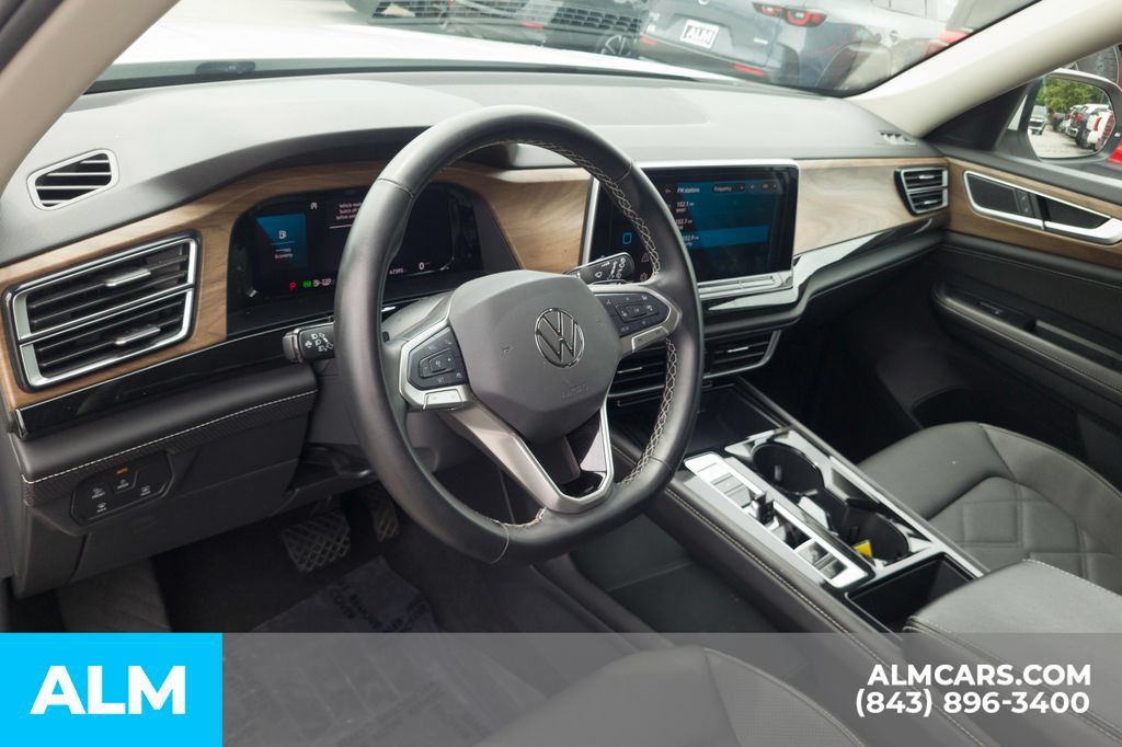Used 2025 Volkswagen Atlas SE FWD image 15