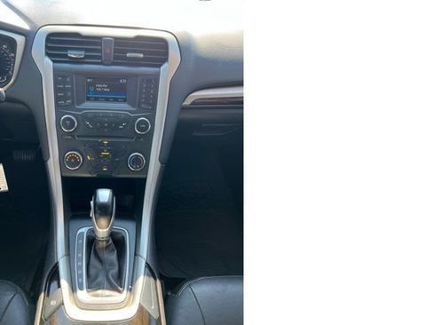 Used 2015 Ford Fusion SE w/ Equipment Group 202A FWD image 12