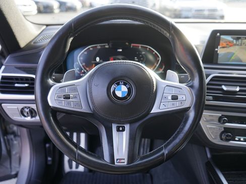Used 2021 BMW 750i xDrive w/ Executive Package image 14