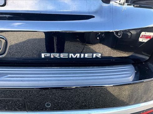 Used 2021 Chevrolet Tahoe Premier w/ Premium Package AWD/4WD image 8