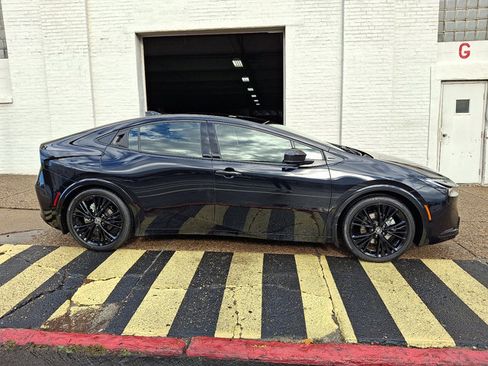 Used 2025 Toyota Prius AWD image 7