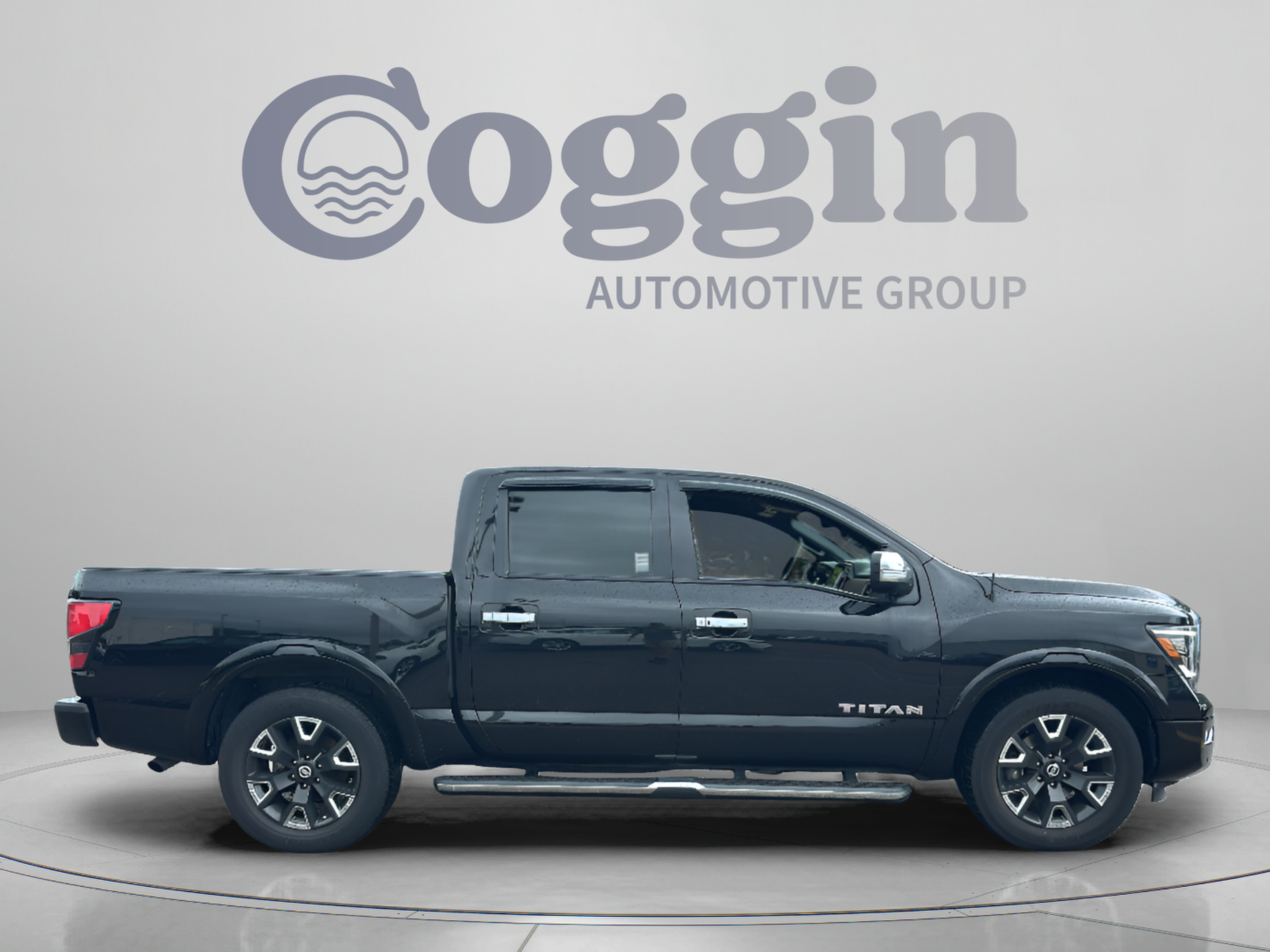 Used 2021 Nissan Titan Platinum Reserve RWD image 5