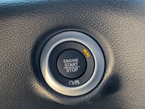 New 2026 Chrysler Voyager LX image 18