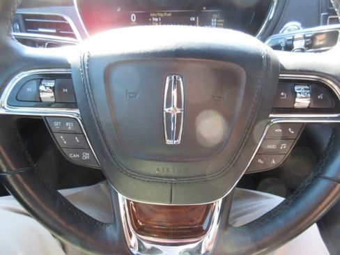 Used 2020 Lincoln Continental Reserve w/ Luxury Package AWD/4WD image 30